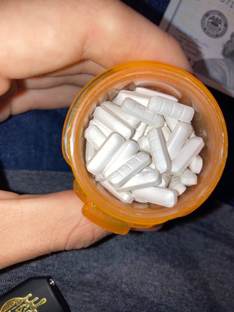 GG249 white xanax